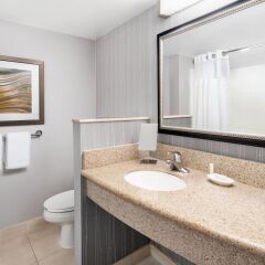Отель Courtyard by Marriott Washington Capitol Hill/Navy Yard ванная фото 2