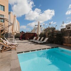Отель Talbot and Bons Boutique Bed & Breakfast Мальта, Гуджа - отзывы, цены и фото номеров - забронировать отель Talbot and Bons Boutique Bed & Breakfast онлайн бассейн фото 2