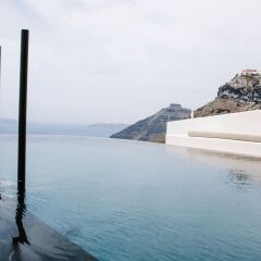 Отель Porto Fira Suites бассейн фото 3