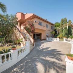 Отель Villa Amparo парковка