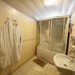 Гостиница Гостиничный Комплекс Старый Ростов в Ростове-на-Дону отзывы, цены и фото номеров - забронировать гостиницу Гостиничный Комплекс Старый Ростов онлайн Ростов-на-Дону ванная
