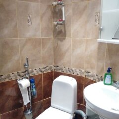 Гостиница Domumetro Na Kahovke 7/2 Apartments в Москве отзывы, цены и фото номеров - забронировать гостиницу Domumetro Na Kahovke 7/2 Apartments онлайн Москва ванная фото 2
