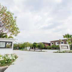 Morino Hotel Si Racha парковка