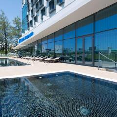 TRYP Lisboa Aeroporto Hotel бассейн фото 2