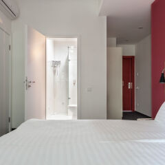 Orange Hotel сейф в номере