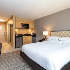 Отель Hilton Whistler Resort & Spa Канада, Уистлер - отзывы, цены и фото номеров - забронировать отель Hilton Whistler Resort & Spa онлайн комната для гостей фото 3