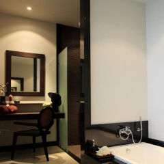 Отель Two Villas Holiday Phuket Onyx Style Nai Harn Beach ванная фото 2