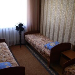 Гостиница Guest House Romanovykh Victoria в Анапе отзывы, цены и фото номеров - забронировать гостиницу Guest House Romanovykh Victoria онлайн Анапа комната для гостей фото 5