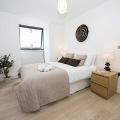 Апартаменты Charles Court Serviced Apartments комната для гостей фото 2