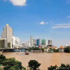 Отель Ibis Bangkok Riverside парковка