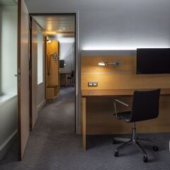 Отель Holiday Inn Express Paris Canal De La Villette Париж удобства в номере фото 2