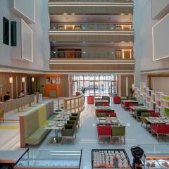 Al Khoory Atrium Hotel развлечения