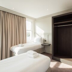 Mowbray Court Hotel сейф в номере