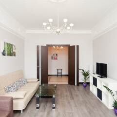 Апартаменты LUXKV Apartment on Zemlyanoy Val 52 комната для гостей фото 5