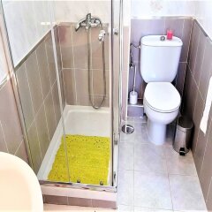 Отель MC YOLO Apartamento Teatro Price Испания, Мадрид - отзывы, цены и фото номеров - забронировать отель MC YOLO Apartamento Teatro Price онлайн ванная фото 2