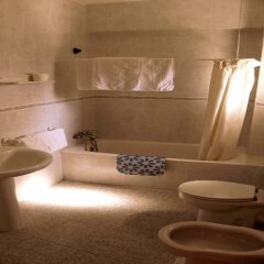 Отель Hostal Horizonte Испания, Сан-Антони-де-Портмань - 1 отзыв об отеле, цены и фото номеров - забронировать отель Hostal Horizonte онлайн ванная фото 2