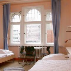 Отель Three Little Pigs Hostel Berlin Германия, Берлин - 3 отзыва об отеле, цены и фото номеров - забронировать отель Three Little Pigs Hostel Berlin онлайн комната для гостей фото 5