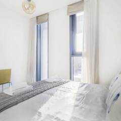 Отель Luxurious Getaway Right Across City Walk Mall Дубай фото 4