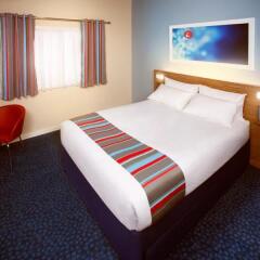Отель Travelodge Edinburgh Dreghorn Эдинбург комната для гостей фото 3