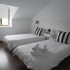Отель Fin Surf House сейф в номере