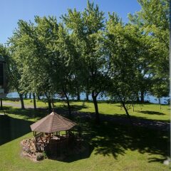 Отель Manoir dYouville с домашними животными