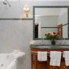 Hotel Ala ванная