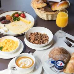Отель EMA House Hotel Suites Швейцария, Цюрих - отзывы, цены и фото номеров - забронировать отель EMA House Hotel Suites онлайн питание фото 2