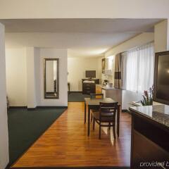 Отель Comfort Inn & Suites Downtown Edmonton удобства в номере фото 2