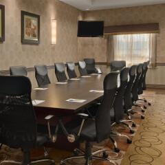 Отель Best Western Premier Freeport Inn Calgary Airport Канада, Калгари - отзывы, цены и фото номеров - забронировать отель Best Western Premier Freeport Inn Calgary Airport онлайн помещение для мероприятий фото 2