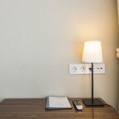Отель Aston Residence сейф в номере