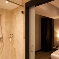 Отель May Ramblas Hotel Испания, Барселона - отзывы, цены и фото номеров - забронировать отель May Ramblas Hotel онлайн ванная