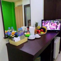 Отель Thana Patong Guesthouse удобства в номере