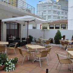 Отель Hostal Mourelos бассейн