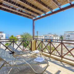 Отель Konnos Beach Villa 3 балкон