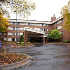 Americinn Hotel & Suites Bloomington West Блумингтон парковка