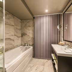 Отель All Seasons Residence Hotel Болгария, София - отзывы, цены и фото номеров - забронировать отель All Seasons Residence Hotel онлайн ванная фото 2