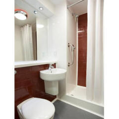 Отель Travelodge Liverpool Central Exchange Street ванная фото 2