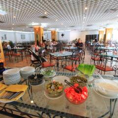 Отель Beach Hotel Sharjah ОАЭ, Шарджа - 8 отзывов об отеле, цены и фото номеров - забронировать отель Beach Hotel Sharjah онлайн питание фото 2