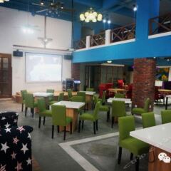 Отель Blue Coast Inn гостиничный бар