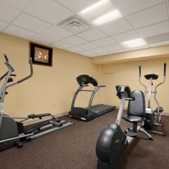 Отель Days Inn Colchester/Burlington фитнесс-зал фото 2