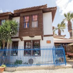 Отель La Casa Pansiyon бассейн