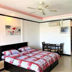 Апартаменты Top Floor Spacious Studio Паттайя комната для гостей фото 3