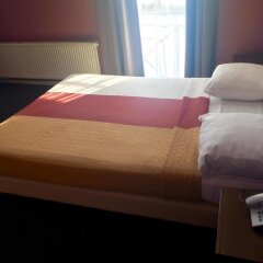 Отель Hôtel Stalingrad комната для гостей