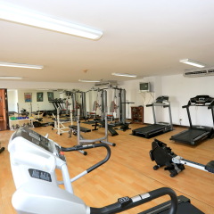 Апартаменты J Town serviced Apartments фитнесс-зал