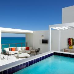 Отель W South Beach бассейн
