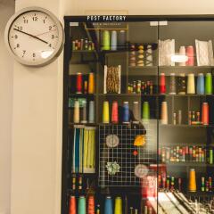 Post Factory Bed & Breakfast Sathorn Hostel - Adults Only Бангкок развлечения фото 2