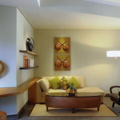 Отель Beachcomber Trou aux Biches Resort & Spa интерьер отеля