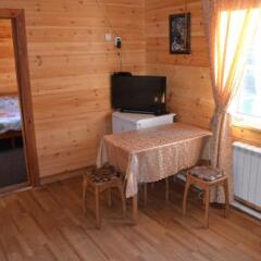 Гостиница Guest House Goryachinsk в Горячинске отзывы, цены и фото номеров - забронировать гостиницу Guest House Goryachinsk онлайн Горячинск комната для гостей фото 3