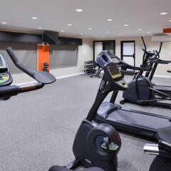 Отель Howard Johnson Los Angeles США, Лос-Анджелес - отзывы, цены и фото номеров - забронировать отель Howard Johnson Los Angeles онлайн фитнесс-зал фото 2