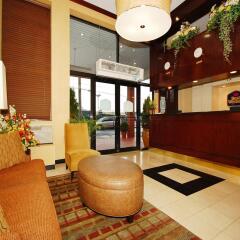 Отель Best Western Kennedy Airport США, Нью-Йорк - 1 отзыв об отеле, цены и фото номеров - забронировать отель Best Western Kennedy Airport онлайн интерьер отеля фото 2
